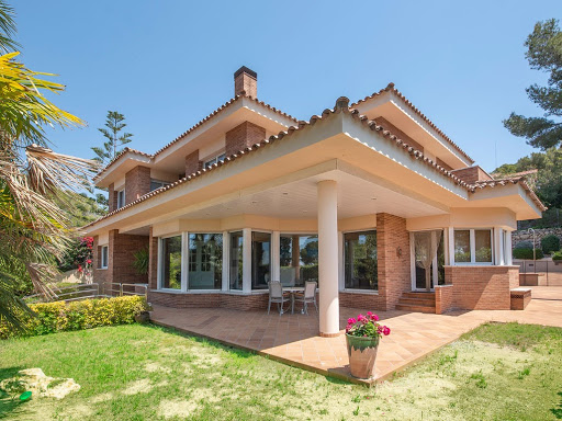 Casas & Raluy: inmobiliaria en Vilafranca del Penedès