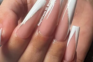 illusion Nails & Beauty image