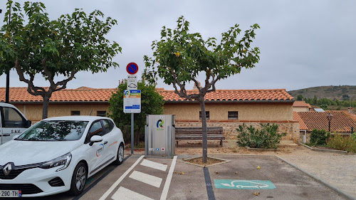 Borne de recharge de véhicules électriques RÉVÉO Charging Station Calce