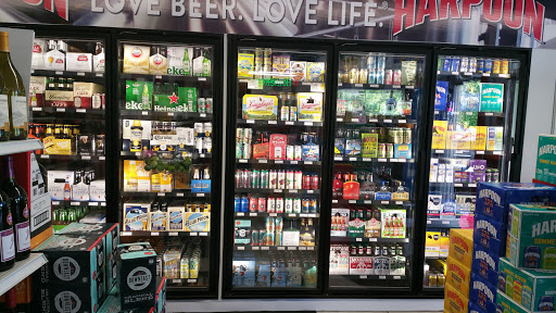Liquor Store «Groveland Liquors», reviews and photos, 1 Washington St, Groveland, MA 01834, USA