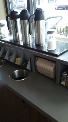 Coffee Shop «Starbucks», reviews and photos, 33 S Washington St, Hinsdale, IL 60521, USA