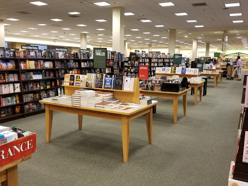 Book Store «Barnes & Noble», reviews and photos, 113 W County Center, Des Peres, MO 63131, USA