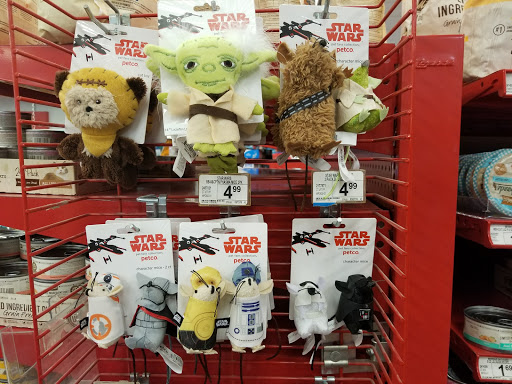 Pet Supply Store «Petco Animal Supplies», reviews and photos, 975 NW Gilman Blvd E, Issaquah, WA 98027, USA