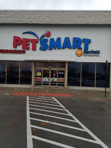 Pet Supply Store «PetSmart», reviews and photos, 2389 Taylor Park Dr, Reynoldsburg, OH 43068, USA