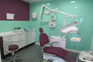 Carnadent Clinica Dental image