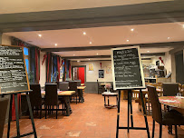 Atmosphère du Restaurant français Auberge de Montfaucon à Attiches - n°3