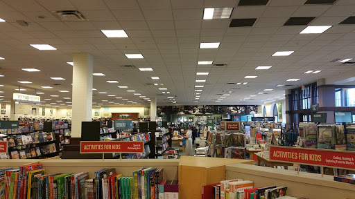 Book Store «Barnes & Noble», reviews and photos, 28801 Chagrin Blvd, Woodmere, OH 44122, USA