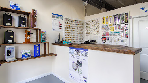 Locksmith «Quick Key Locksmith Chicago», reviews and photos, 1451 W Irving Park Rd, Chicago, IL 60613, USA