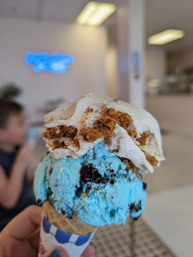 Frisbie's Dairy Barn Homemade Ice Cream | Voted best ice cream |