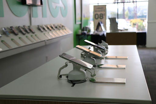 Cell Phone Store «Cricket Wireless Authorized Retailer», reviews and photos, 2240 S Garey Ave, Pomona, CA 91766, USA