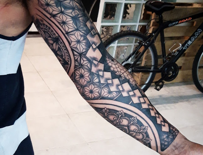 Avaliações doBossê Tattoo - Tattoos & Piercing em Matosinhos - Estúdio de tatuagem