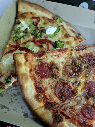 Pizza Restaurant «Hometown Pizza», reviews and photos, 250 West St, Litchfield, CT 06759, USA