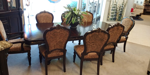 Furniture Store «Raymour & Flanigan Furniture and Mattress Store», reviews and photos, 275 Glen Cove Rd, Carle Place, NY 11514, USA