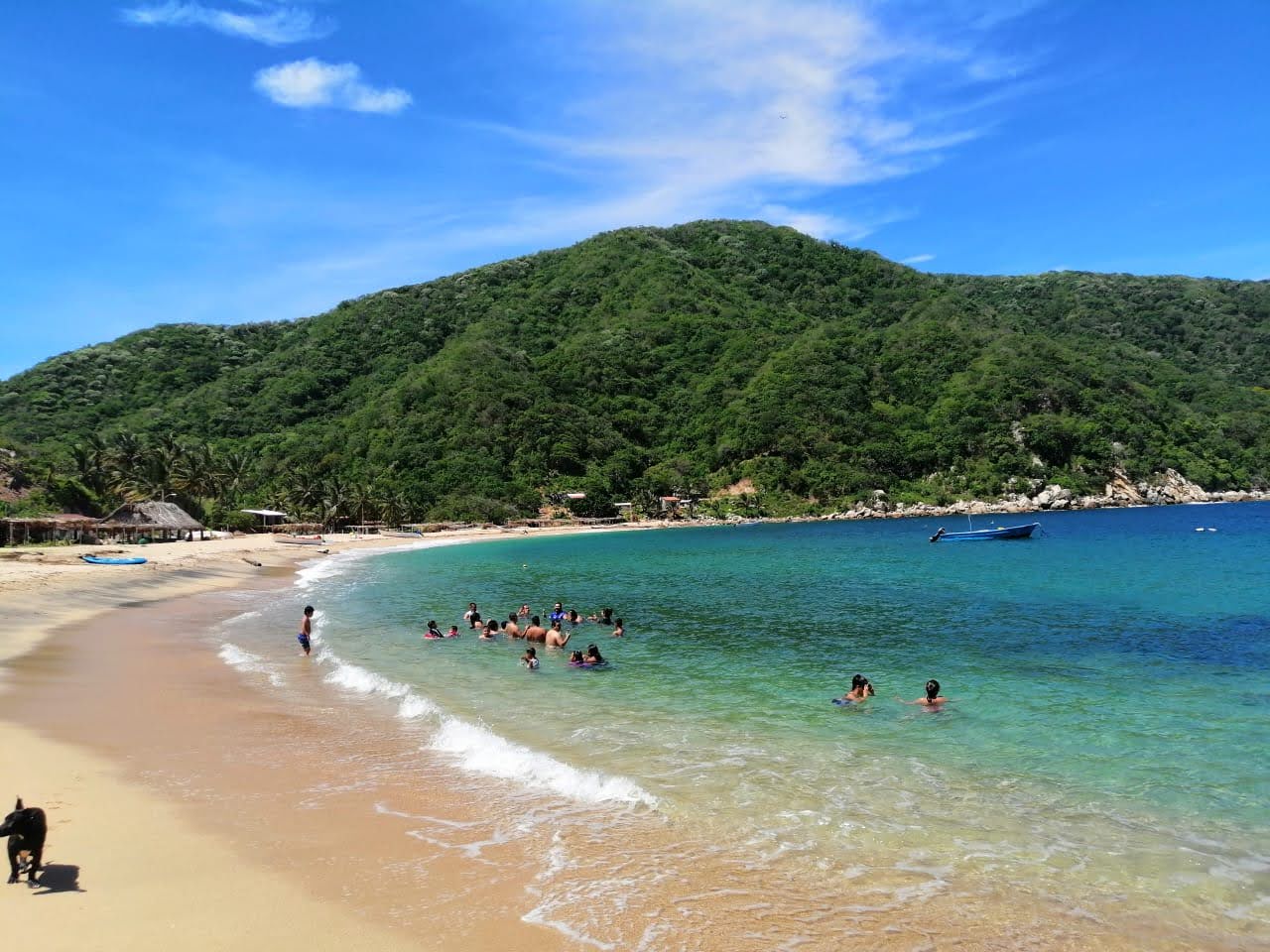 Foto de Corrales beach con arena beige superficie