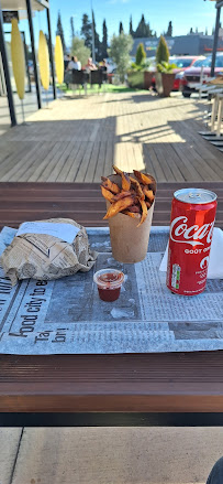 Plats et boissons du Restaurant Oméga Burger à Perpignan - n°7