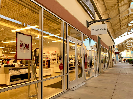 Shopping Mall «Cincinnati Premium Outlets», reviews and photos, 400 Premium Outlets Dr, Monroe, OH 45050, USA