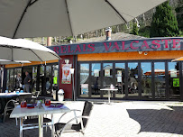 Atmosphère du Restaurant français Relais Valcastel à Lanobre - n°9