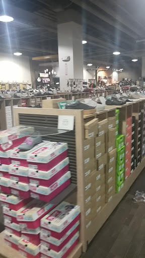 Shoe Store «DSW Designer Shoe Warehouse», reviews and photos, 3721 Palisades Center Dr, West Nyack, NY 10994, USA
