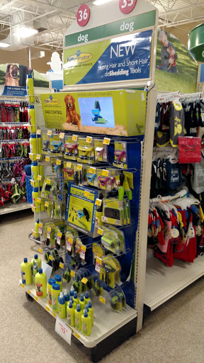 Pet Supply Store «PetSmart», reviews and photos, 5005 S 74th St, Greenfield, WI 53220, USA