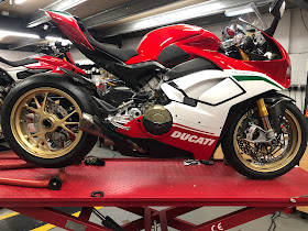 Moto V Ducati