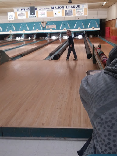 Bowling Alley «Laurel Duckpin Bowling Lanes», reviews and photos, 266 Main St, Winsted, CT 06098, USA