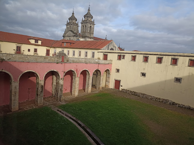 Mosteiro de São Martinho de Tibães - Agência de viagens