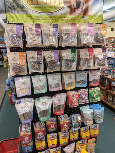 Pet Supply Store «Lazy Creek Discount Pet Food & Supplies», reviews and photos, 351 E Church St, Leesville, SC 29070, USA
