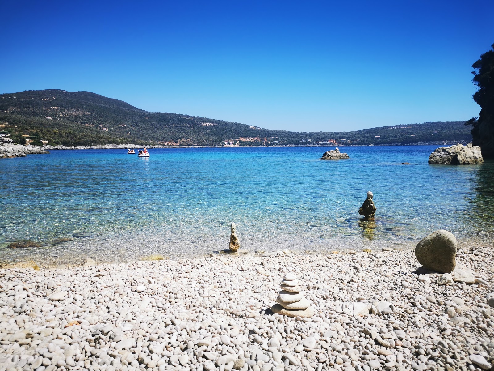 Zdjęcie Kastri Beach II z powierzchnią turkusowa czysta woda