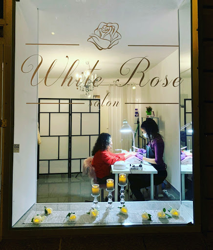 Salon White Rose