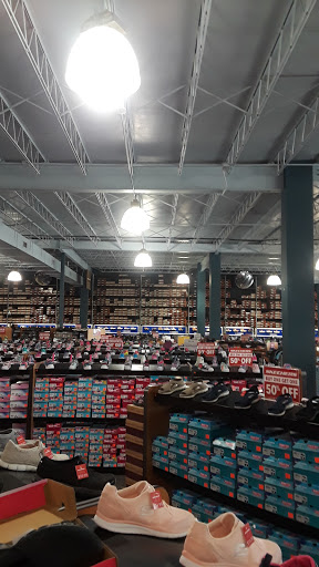 Shoe Store «SKECHERS Factory Outlet», reviews and photos, 8460 Gulf Fwy, Houston, TX 77017, USA