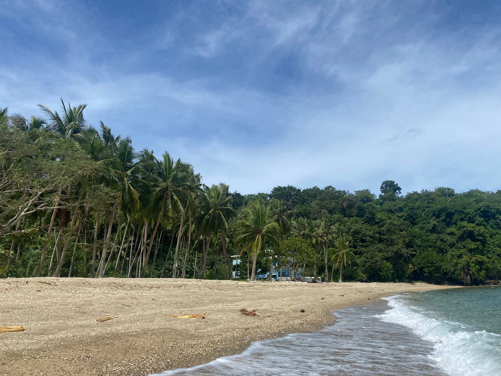 Foto de Bulabod Beach e o assentamento