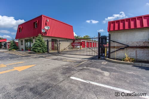 Self-Storage Facility «CubeSmart Self Storage», reviews and photos, 6801 Engle Rd, Middleburg Heights, OH 44130, USA