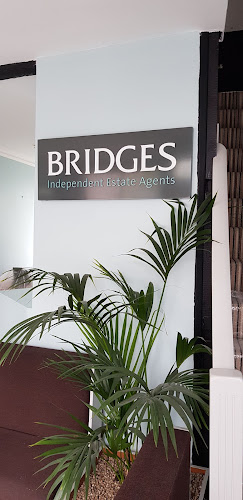 Comments and reviews of Bridges Estate Agents Caversham