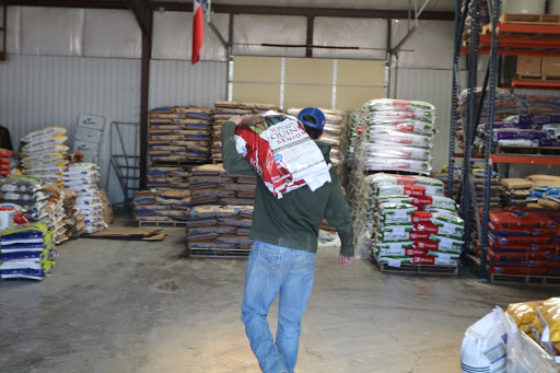 Animal Feed Store «Russell Feed & Supply Decatur», reviews and photos, 1817 US-287, Decatur, TX 76234, USA