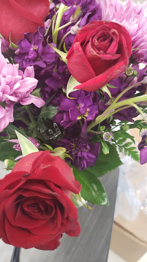 Florist «Yosvi Flowers», reviews and photos, 2835 NW 7th St, Miami, FL 33125, USA