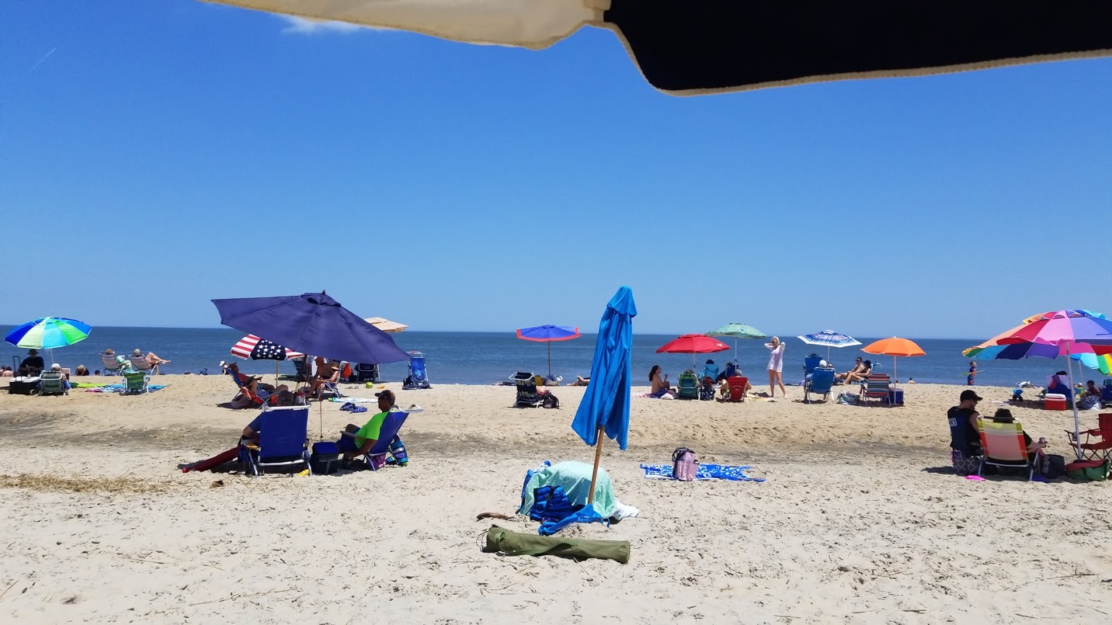 Gordon Beach的照片 带有蓝色的水表面