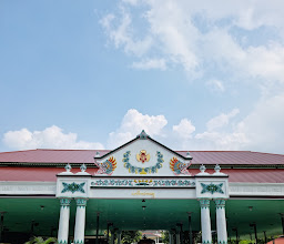 Tarunasura Wijilan Gate photo