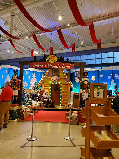 Sporting Goods Store «Bass Pro Shops», reviews and photos, 1365 S 5th St, St Charles, MO 63301, USA