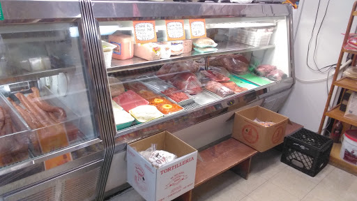 Grocery Store «Supermercado Vargas», reviews and photos, 818 S Lake St, Mundelein, IL 60060, USA