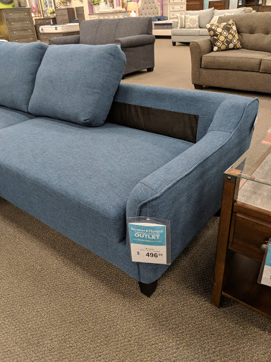 Furniture Store «Raymour & Flanigan Furniture and Mattress Outlet», reviews and photos, 300 NJ-18 #8, East Brunswick, NJ 08816, USA