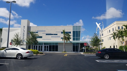 Movie Theater «Silverspot Cinema», reviews and photos, 4441 Lyons Rd, Coconut Creek, FL 33073, USA