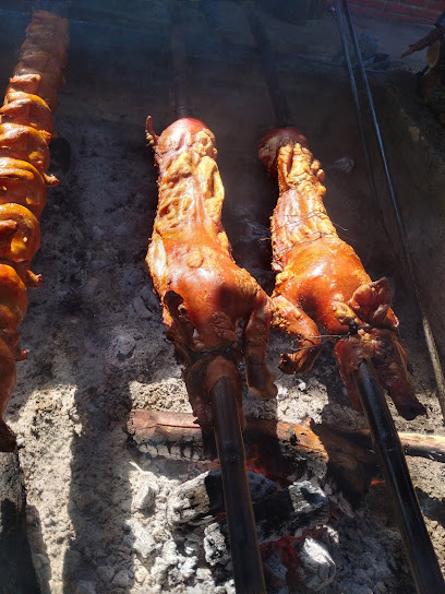 Pollos y cochinito a la cubana - Tehuacan - Huajuapan, Cerrito Colorado, 69010 Santiago Chazumba, Oax., Mexico