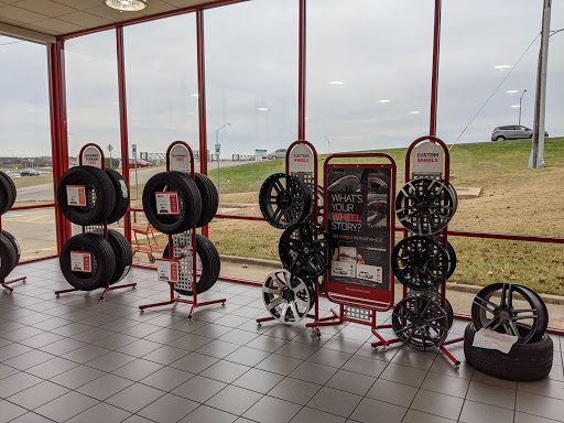 Tire Shop «Discount Tire Store - Lewisville, TX», reviews and photos, 2385 S Stemmons Fwy, Lewisville, TX 75067, USA