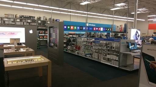 Electronics Store «Best Buy», reviews and photos, 2055 N Tomahawk Island Dr, Portland, OR 97217, USA