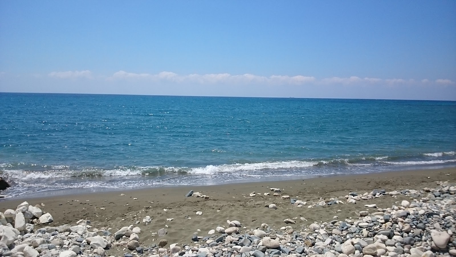 Foto von Maia beach mit sehr sauber Sauberkeitsgrad