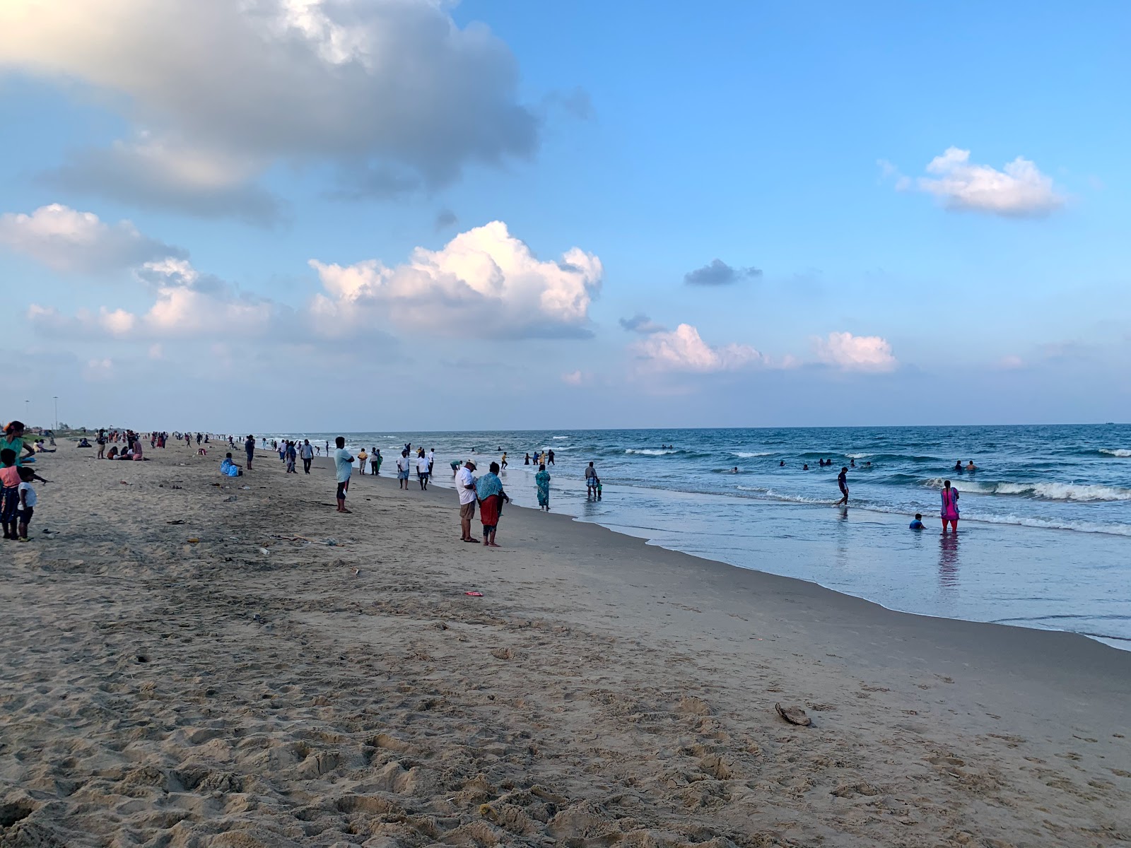 Fotografija Pudhukuppam Beach z dolga ravna obala