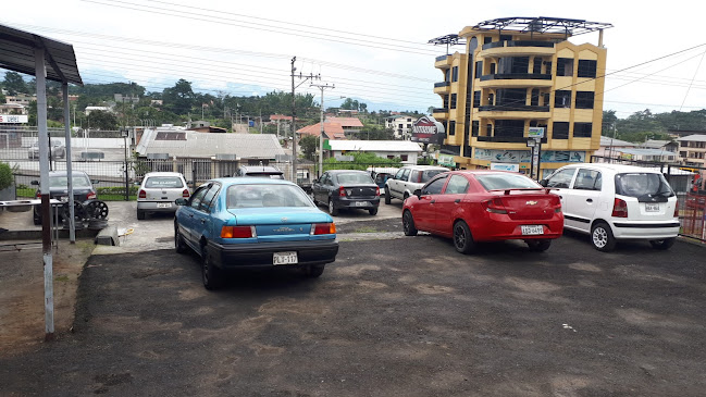 Opiniones de AutoZone Vélez en San Miguel de Ibarra - Centro comercial