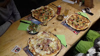 Pizza du Pizzeria Les Routards du Monde à La Chapelle-d'Abondance - n°12