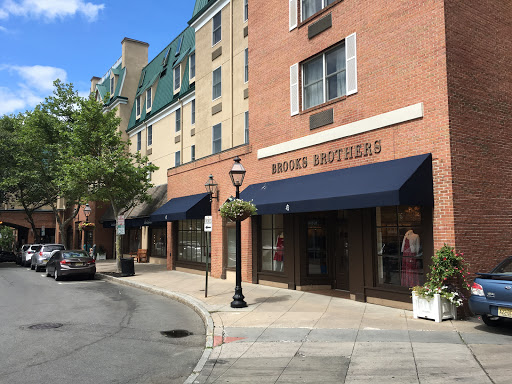 Brooks Brothers, 17 Palmer Square E, Princeton, NJ 08542, USA, 