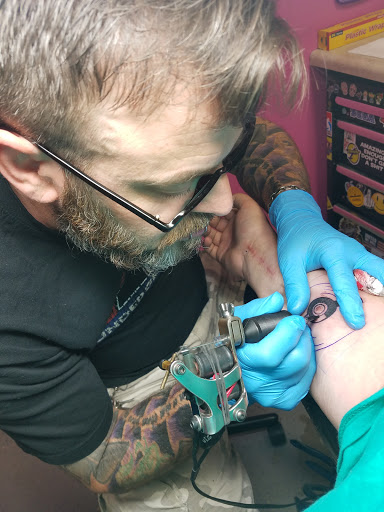 Tattoo Shop «Blue Fin Tattoos», reviews and photos, 2180 Perry Lane Rd, Brunswick, GA 31525, USA